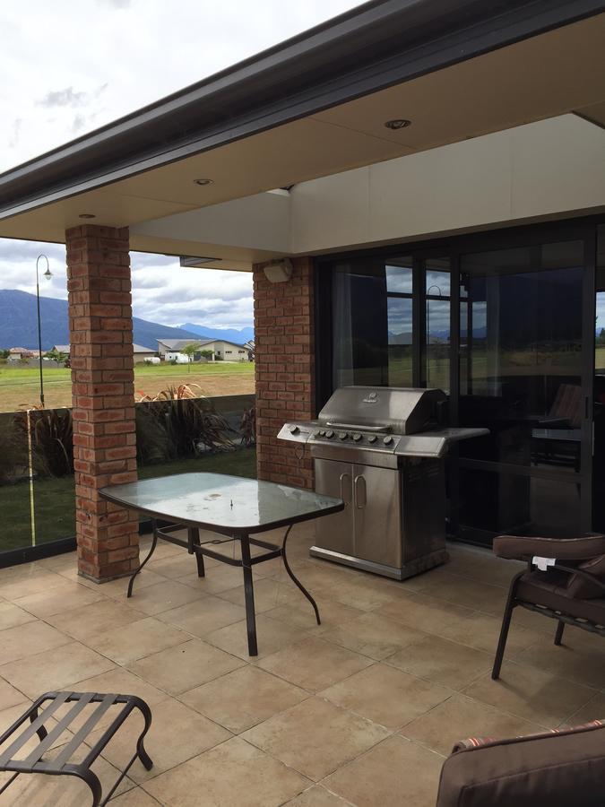 The Rock Te Anau Exterior photo