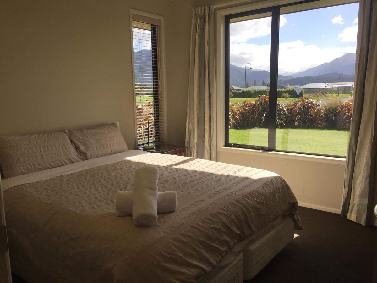 The Rock Te Anau Exterior photo